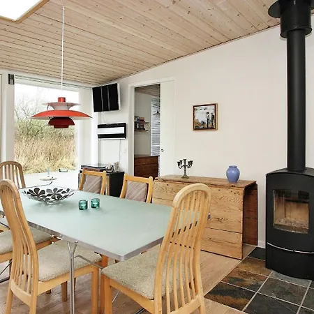 5 Person In Tatil Evi Hals
